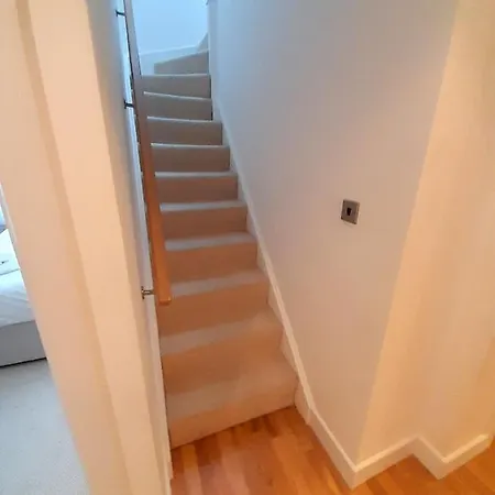 St Martin's View, 17 Easby Hall, 2 Bedroom, 2 Bathroom With Free Private Parking Sorry No Pets