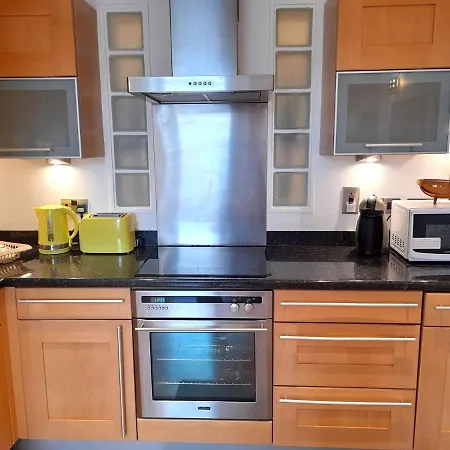 Daire St Martin's View, 17 Easby Hall, 2 Bedroom, 2 Bathroom With Free Private Parking