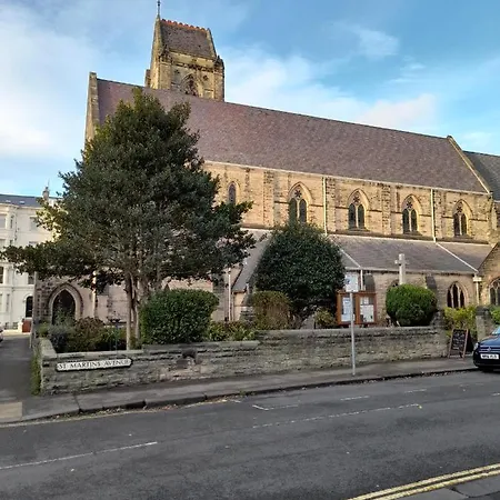 St Martin's View, 17 Easby Hall, 2 Bedroom, 2 Bathroom With Free Private Parking Apartment *