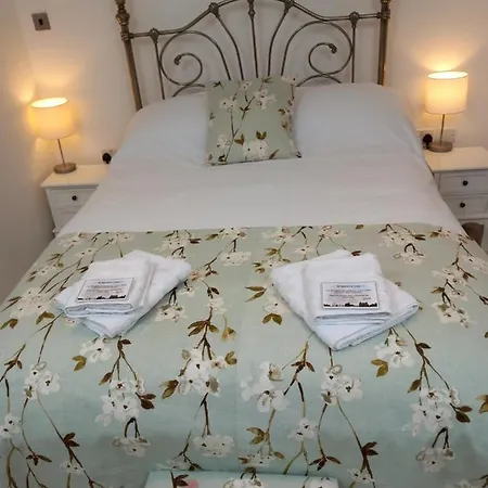 Apartment St Martin's View, 17 Easby Hall, 2 Bedroom, 2 Bathroom With Free Private Parking Scarborough