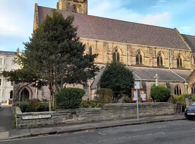 St Martin's View, 17 Easby Hall, 2 Bedroom, 2 Bathroom With Free Private Parking Апартаменты *