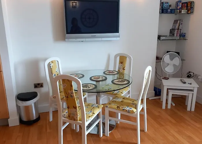 Апартаменты St Martin's View, 17 Easby Hall, 2 Bedroom, 2 Bathroom With Free Private Parking