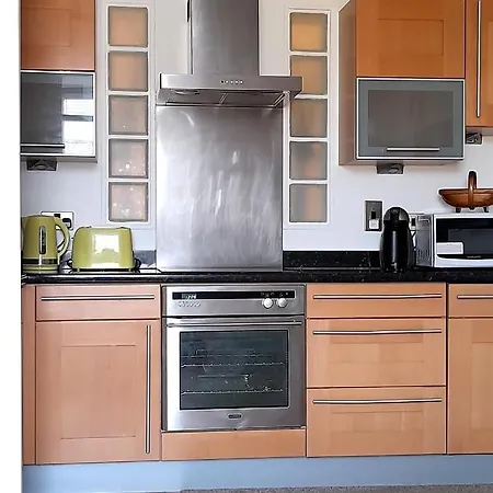 St Martin's View, 17 Easby Hall, 2 Bedroom, 2 Bathroom With Free Private Parking Scarborough