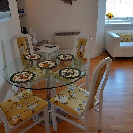 St Martin's View, 17 Easby Hall, 2 Bedroom, 2 Bathroom With Free Private Parking Scarborough